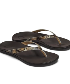OluKai Women's Ho'Opio Leather Beach Sandals