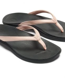 OluKai Women's Ho'opio Beach Sandals