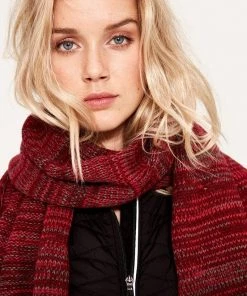 Lole Reverse Knit Scarf