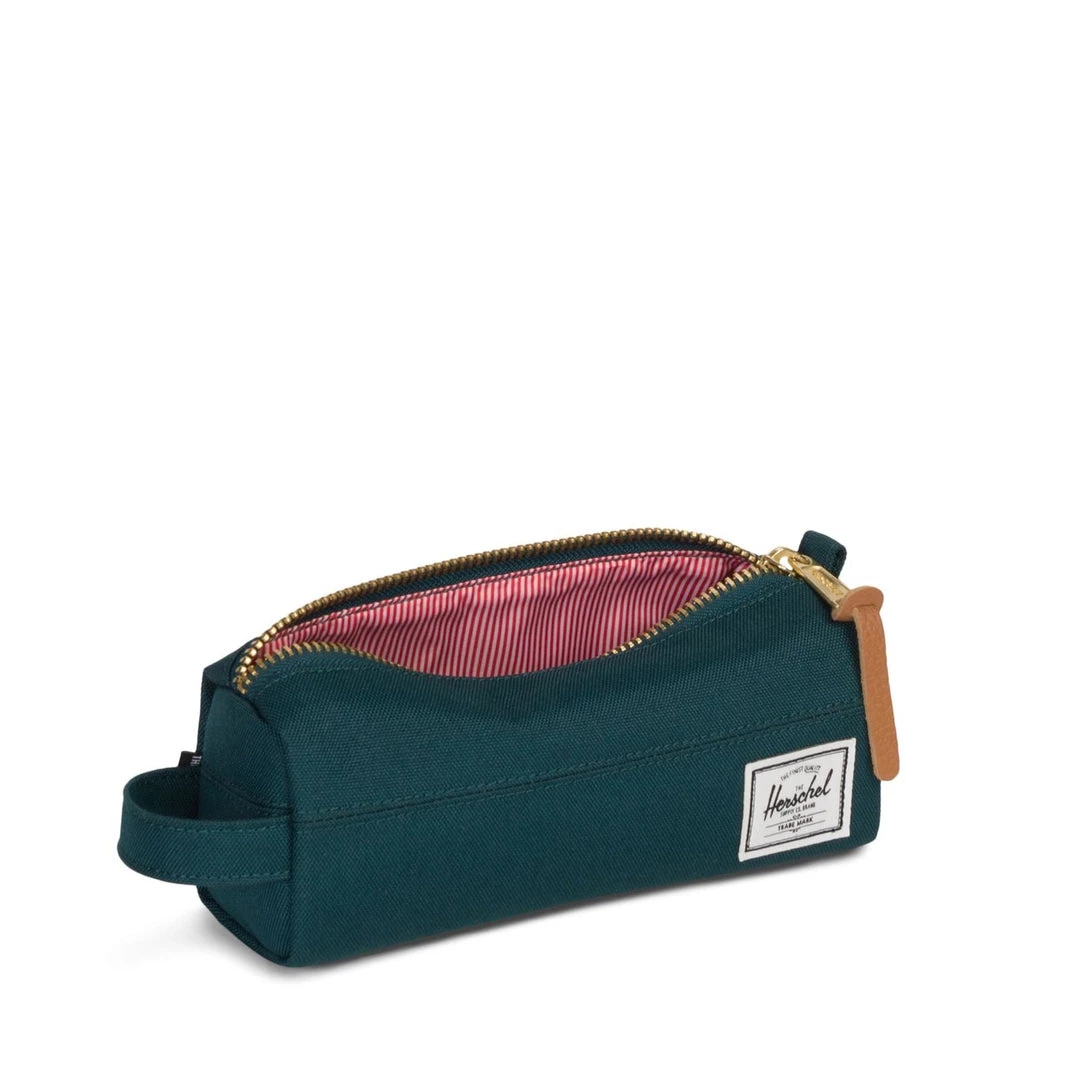 Herschel Settlement Case Herschel Supply Co. 5 Herschel Settlement Case Herschel Supply Co.