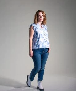 Women Bella Dahl Sleeveless Smocked Ruffle Top