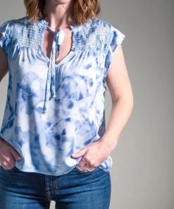 Women Bella Dahl Sleeveless Smocked Ruffle Top