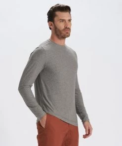 Vuori Long-Sleeve Strato Tech Tee