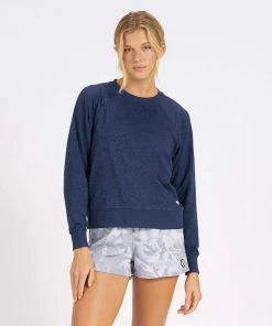 Vuori Long-Sleeve Halo Crew