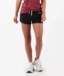 Vuori Women's Clementine 4" Short