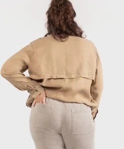 Dex Plus Linen Jacket Women's Outerwear