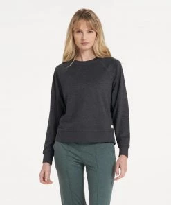 Vuori Long-Sleeve Halo Crew